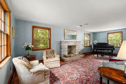 40 Cape Cod Ln, Milton, MA 02186 photo 4