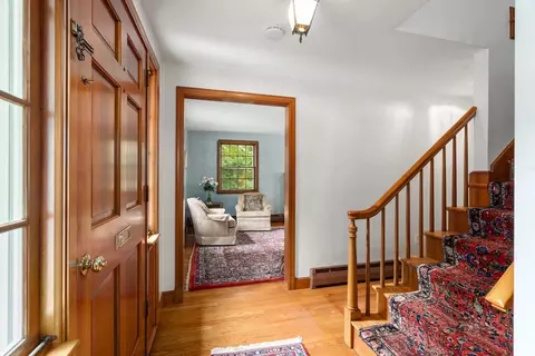40 Cape Cod Ln, Milton, MA 02186 photo 3