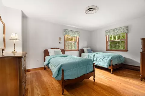 40 Cape Cod Ln, Milton, MA 02186 photo 17