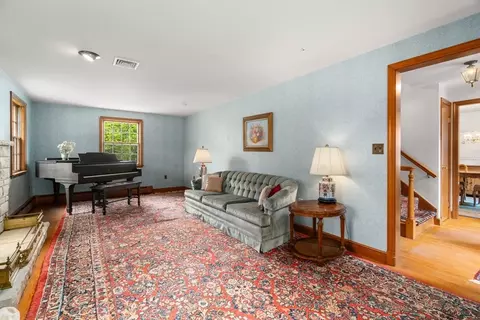40 Cape Cod Ln, Milton, MA 02186 photo 6