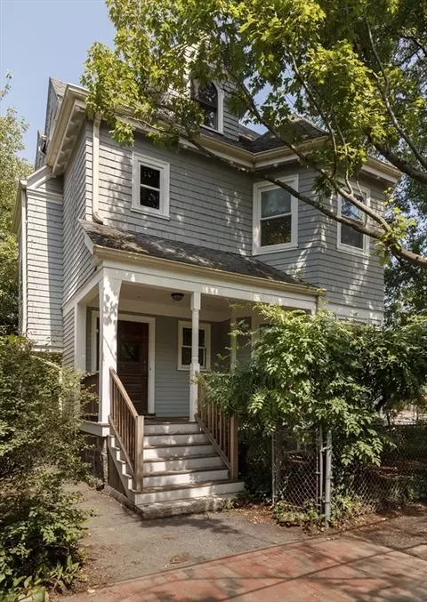 4 Hurlbut St, Cambridge, MA 02138