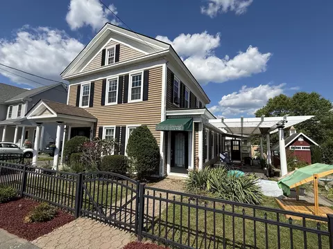 5 Washington St, Monson, MA 01057