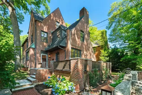 601 Walnut St, Newton, MA 02460