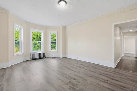 230 Pleasant St, Worcester, MA 01609 photo 5