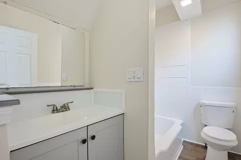 230 Pleasant St, Worcester, MA 01609 photo 19