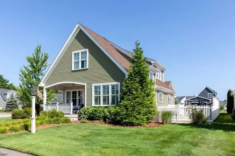 2 Sawgrass Ln, Plymouth, MA 02360