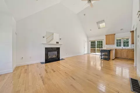 Living - 70 Papermill Rd #70, Wareham, MA 02576 photo 5 of 6