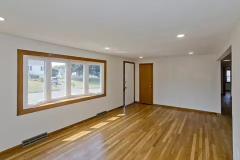 Living - 11 Mountainview St, Chicopee, MA 01020 photo 3 of 3