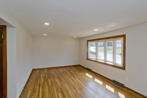 Living - 11 Mountainview St, Chicopee, MA 01020 photo 2 of 3