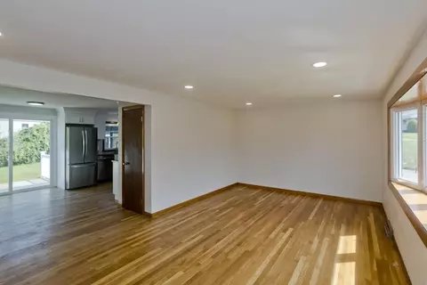 Living - 11 Mountainview St, Chicopee, MA 01020 photo 1 of 3