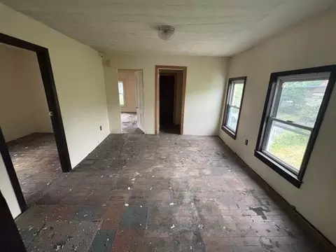 Living - 118 Cedar St, Springfield, MA 01105 photo 2 of 2