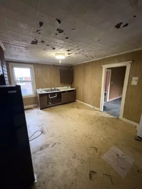 Entry Way - 118 Cedar St, Springfield, MA 01105 photo 2 of 2
