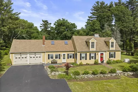 205 W Elm St, Pembroke, MA 02359