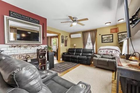Living - 27 Cedar St, Gardner, MA 01440 photo 1 of 4