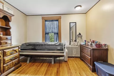 Bedroom - 27 Cedar St, Gardner, MA 01440 photo 5 of 8