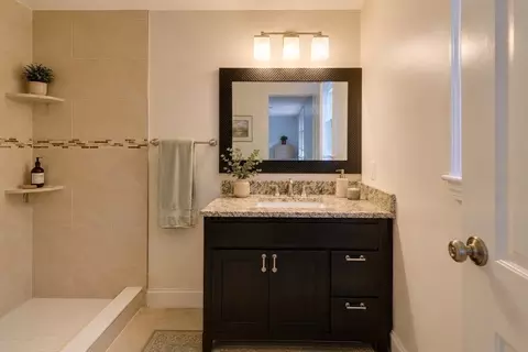 369 Dedham Ave, Needham, MA 02492 photo 16