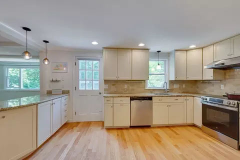 369 Dedham Ave, Needham, MA 02492 photo 9