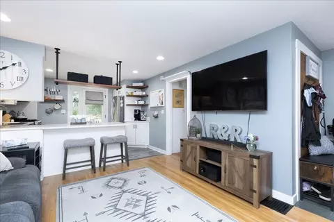 9 Preston St, Danvers, MA 01923 photo 5