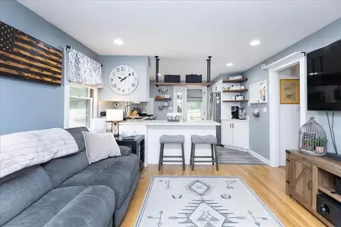 9 Preston St, Danvers, MA 01923 photo 4