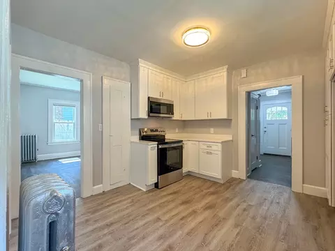 Kitchen - 185 Leyfred Ter, Springfield, MA 01108 photo 1 of 4