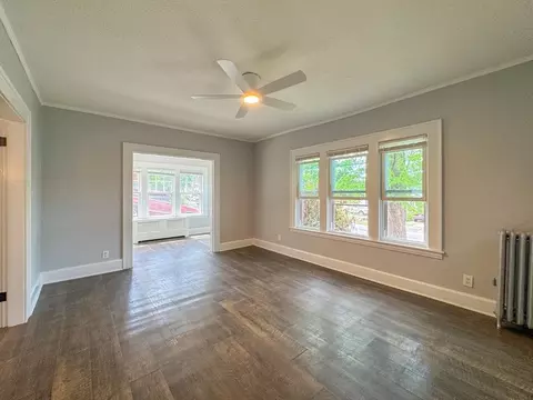 Living - 185 Leyfred Ter, Springfield, MA 01108 photo 2 of 6