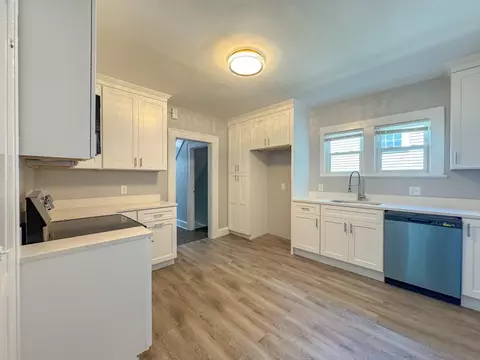 Kitchen - 185 Leyfred Ter, Springfield, MA 01108 photo 4 of 4
