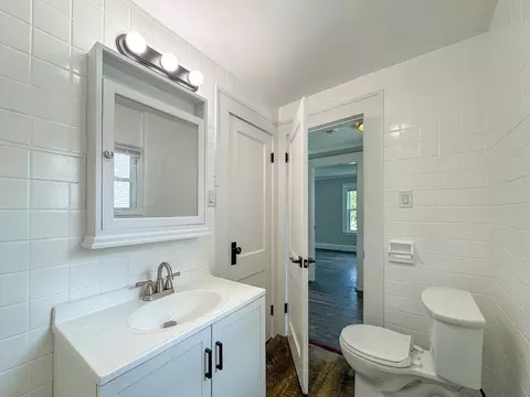 Bath - 185 Leyfred Ter, Springfield, MA 01108 photo 3 of 4