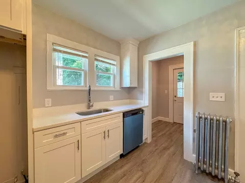 Kitchen - 185 Leyfred Ter, Springfield, MA 01108 photo 2 of 4