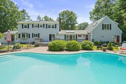 453 Elm St, Duxbury, MA 02332