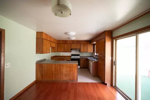 13 Church St, Erving, MA 01344 photo 4