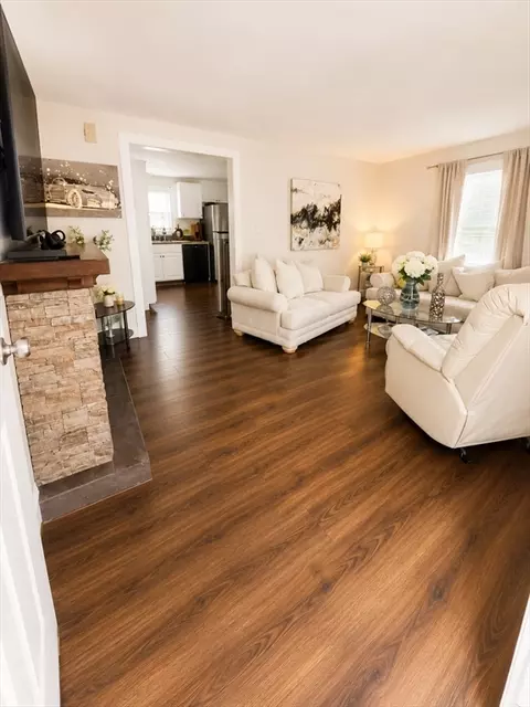 Living - 85 Beacon Ave #1, Lawrence, MA 01843 photo 2 of 2