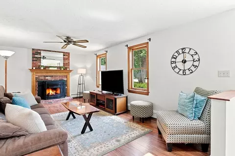 Living - 25 Mockingbird Ln, Maynard, MA 01754 photo 3 of 4