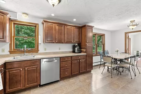 Kitchen - 25 Mockingbird Ln, Maynard, MA 01754 photo 1 of 5