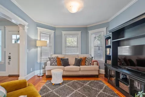 24 Barton St #1, Somerville, MA 02144