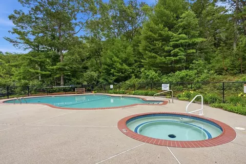 Exterior - 5 Hemlock Rd #5, Bourne, MA 02532 photo 6 of 8