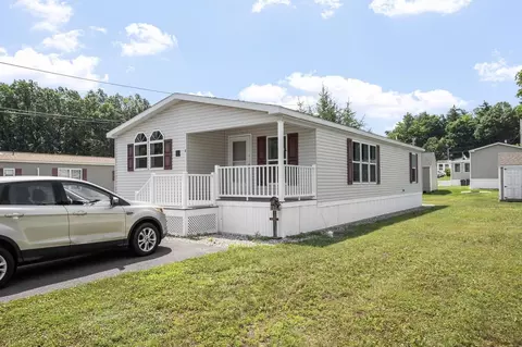 4 Asher Ln, Pepperell, MA 01463
