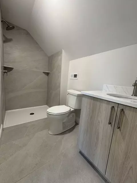 Bath - 562 Gorham St #02, Lowell, MA 01852 photo 7 of 9