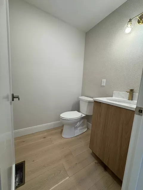 Bath - 562 Gorham St #02, Lowell, MA 01852 photo 4 of 9