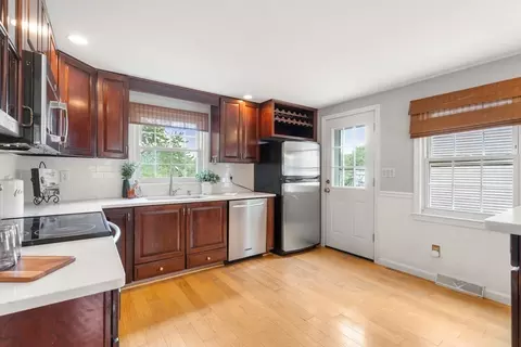102 Cherry St, Framingham, MA 01701 photo 9