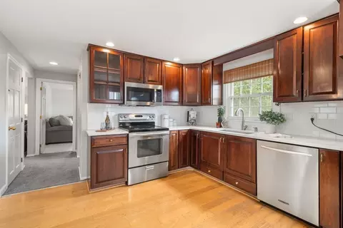 102 Cherry St, Framingham, MA 01701 photo 8