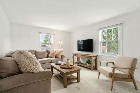 102 Cherry St, Framingham, MA 01701 photo 4