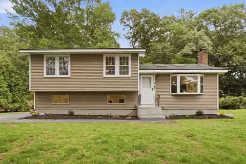 18 James St, Burlington, MA 01803