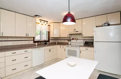 Kitchen - 8 Patrick Cir, Stoneham, MA 02180 photo 2 of 3