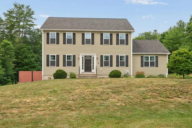 15 Patriot Ln, Rutland, MA 01543