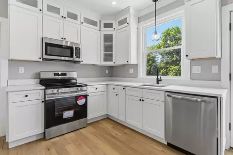 Kitchen - 16 Hillside St #1, Maynard, MA 01754 photo 2 of 3
