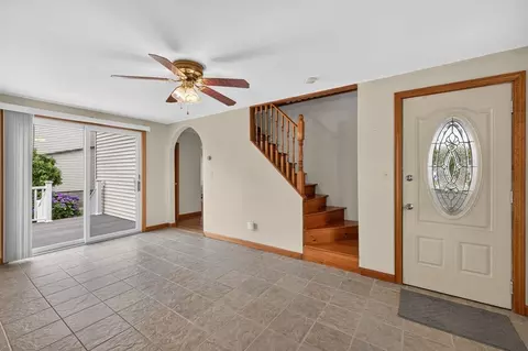 Entry Way - 31 Oregon St, Fall River, MA 02720 photo 1 of 1