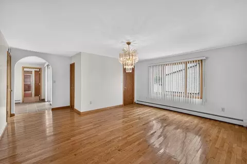 Living - 31 Oregon St, Fall River, MA 02720 photo 2 of 5