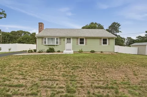 40 North St, Dennis, MA 02641