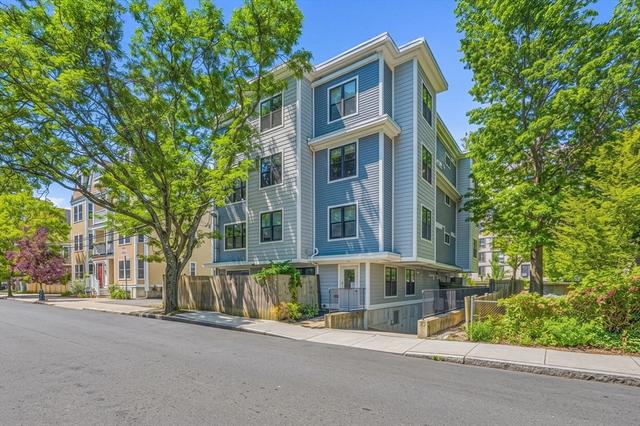192 Raymond St #4, Cambridge, MA 02140