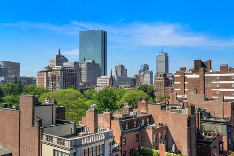 15 River St #707, Boston, MA 02108